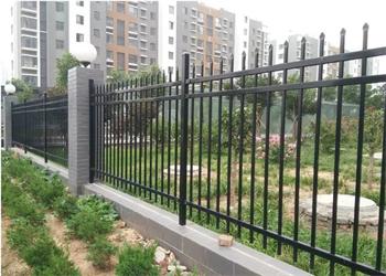 選擇小區(qū)鋅鋼護(hù)欄 哪種顏色最適合您的圍墻護(hù)欄？