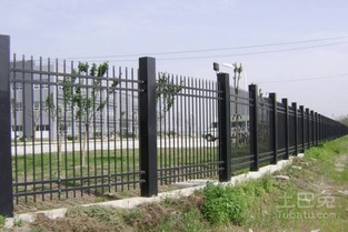 圍墻護(hù)欄價格全解析 從材質(zhì)、工藝到選購指南