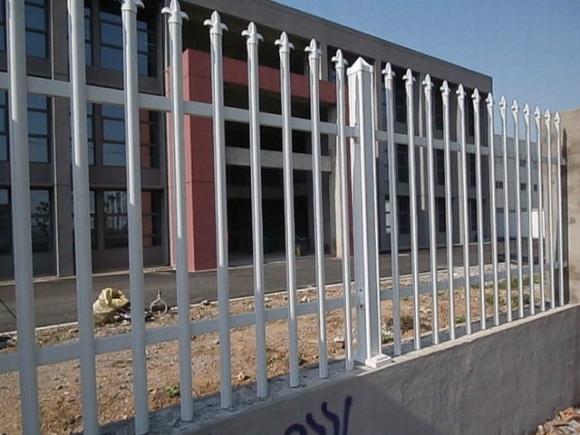 個(gè)性定制，堅(jiān)固美觀 金壇市城東藍(lán)港裝飾材料廠鋁合金護(hù)欄全解析